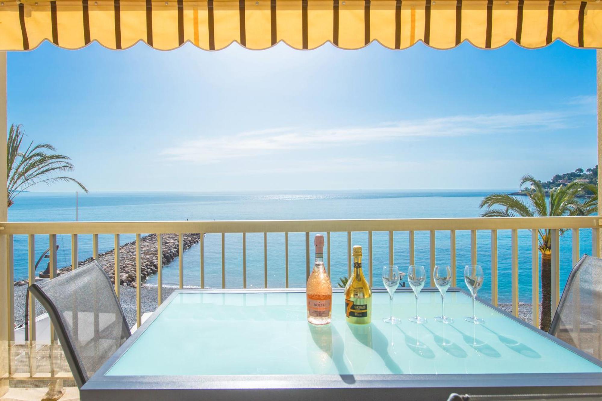 Roquebrune Plage - Terrace Splendid Sea View - BW Bagian luar foto